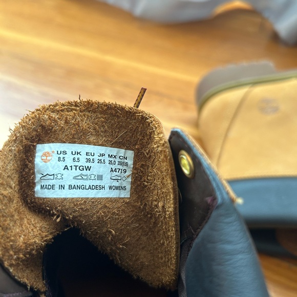 Timberland Boots - Women - Picture 6 of 8